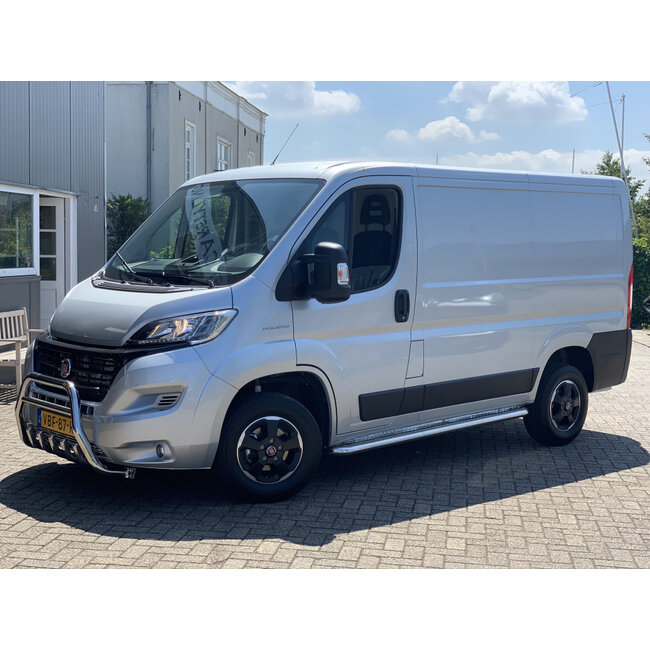 Peugeot Boxer 3 Sidebars met rvs platen L2