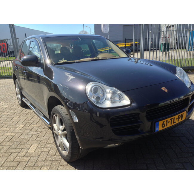 Porsche Cayenne Sidebars met steps