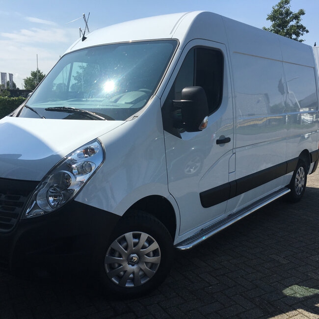 Renault Master 3 F62 Sidebars met rvs plaat L1
