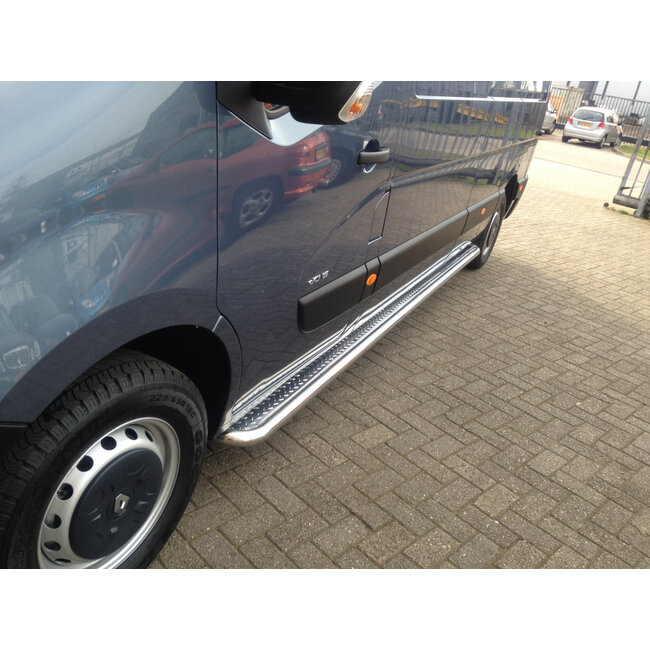 Renault Master 3 F62 Sidebars met rvs plaat L2