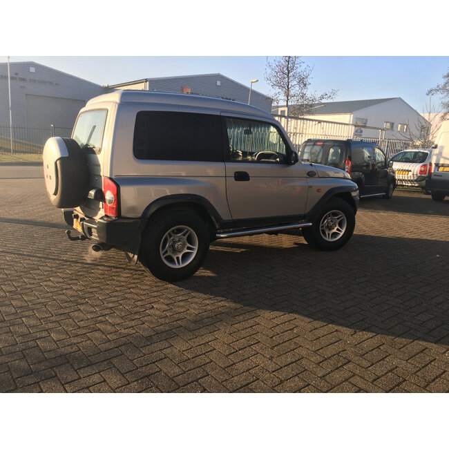 Ssangyong Korando sidebars met rvs trede