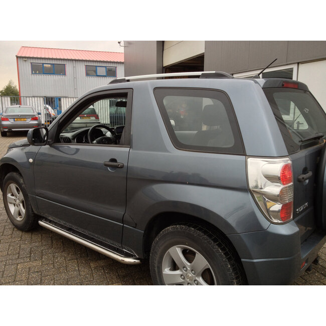 Suzuki Vitara Sidebars met rvs trede