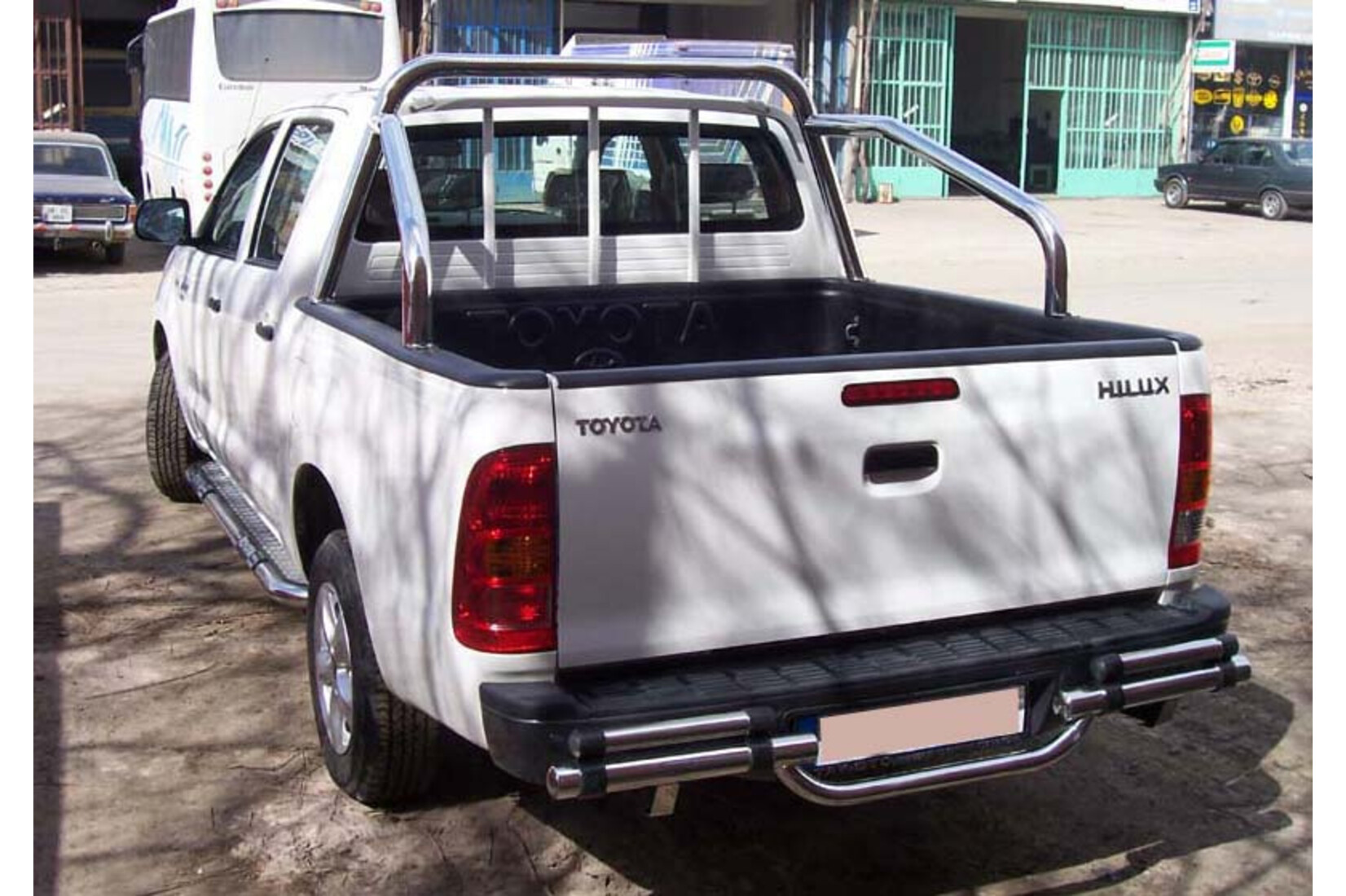 Toyota Hilux Sidebars met aluminium trede