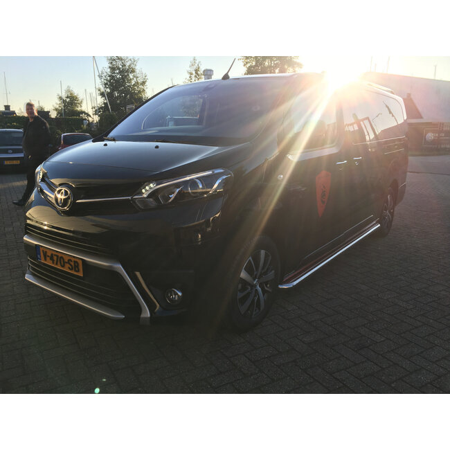 Toyota Proace Opel Vivaro Sidebars met RVS trede L1