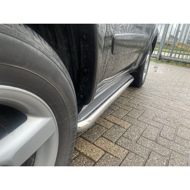 Toyota RAV4 2001-2005 Sidebars met rvs trede