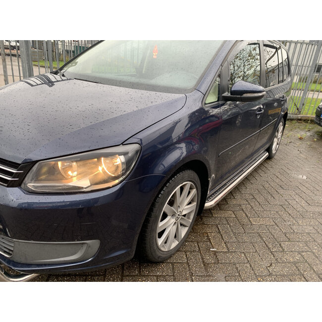 Volkswagen Touran Sidebars met RVS Plaat