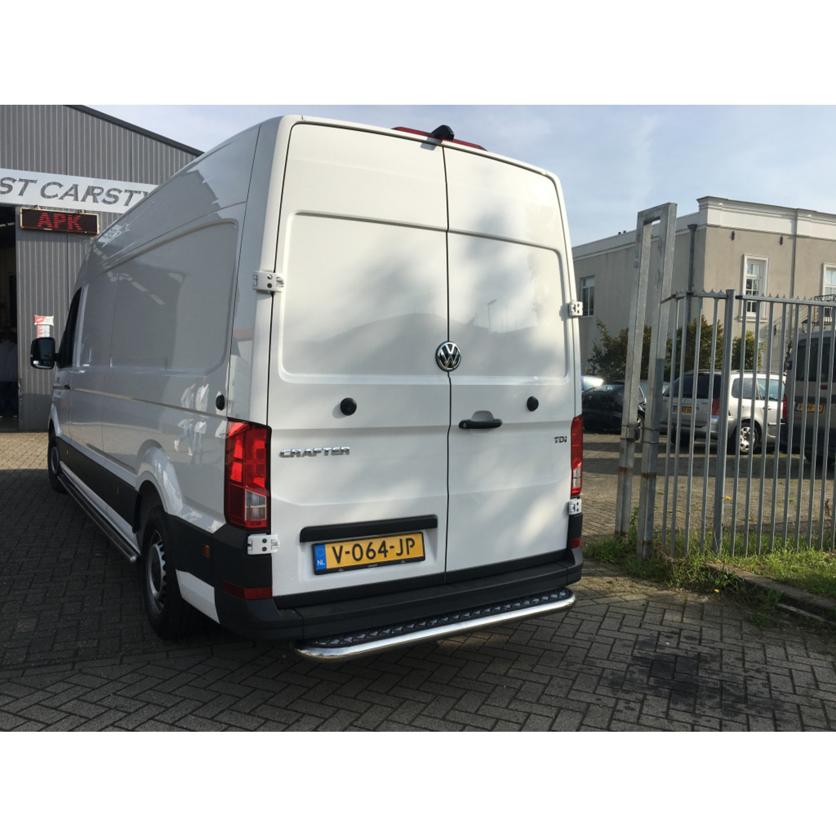VW Crafter SYN1E Achteropstap trede