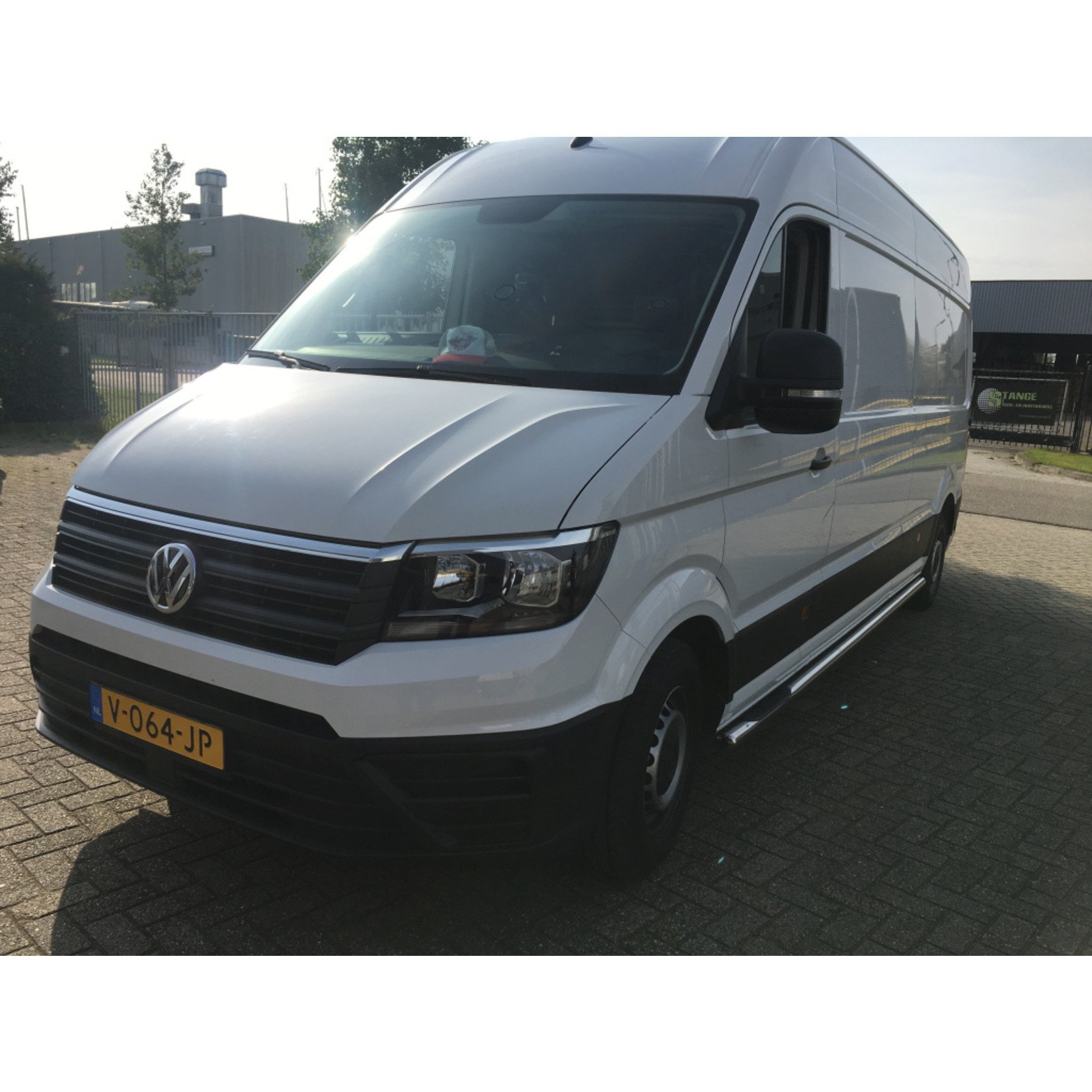 VW Crafter SYN1E Sidebars met steps L3