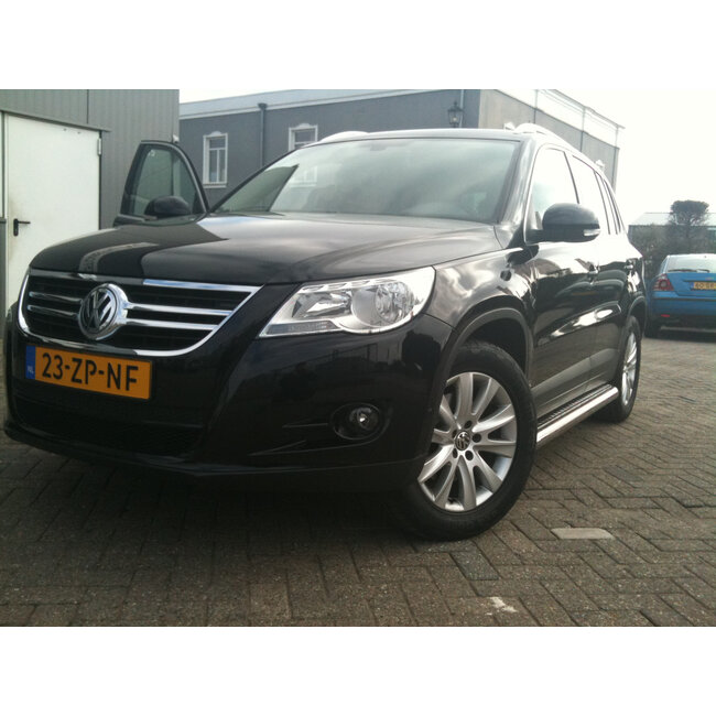 VW Tiguan Sidebars met rvs trede