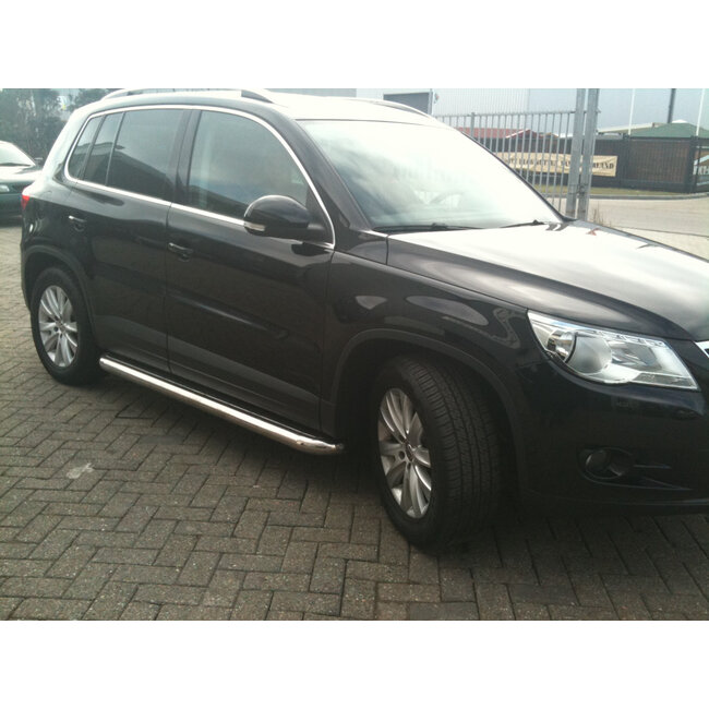 VW Tiguan Sidebars met rvs trede