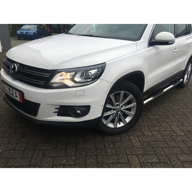 VW Tiguan Sidebars met steps