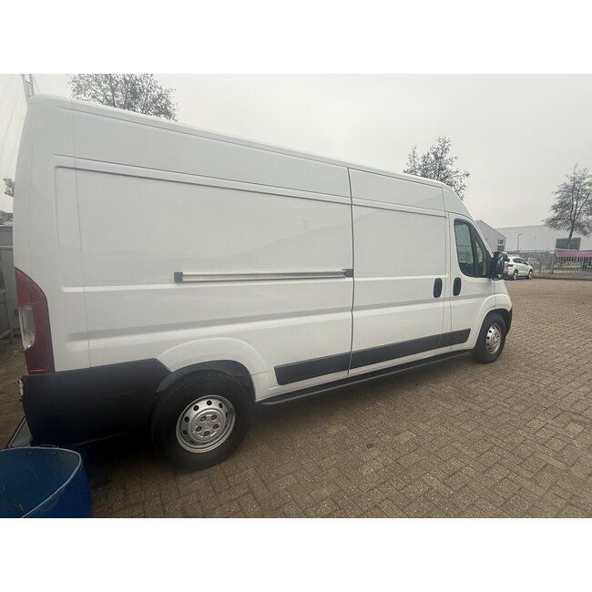 Peugeot Boxer Sidebars met rvs platen L2 Zwart