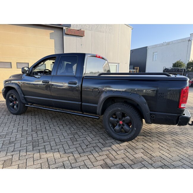 Dodge ram sidebars met steps zwart