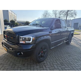 Dodge ram sidebars met steps zwart