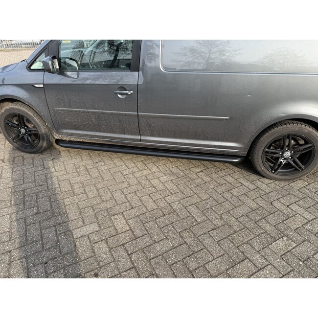 VW Caddy Maxi Sidebars met rvs trede zwart