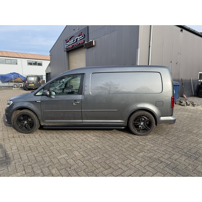 VW Caddy Maxi Sidebars met rvs trede zwart