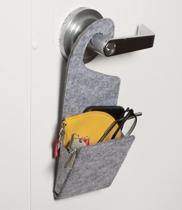 Kikkerland door knob pocket