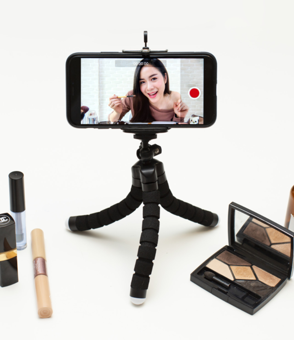 Kikkerland tripod for smartphone