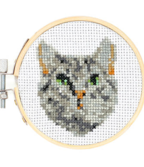 Kikkerland mini embroidery kit - cat