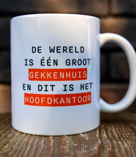 mug - de wereld is een gekkenhuis