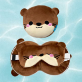 travel pillow - relaxeazzz - Henry the otter