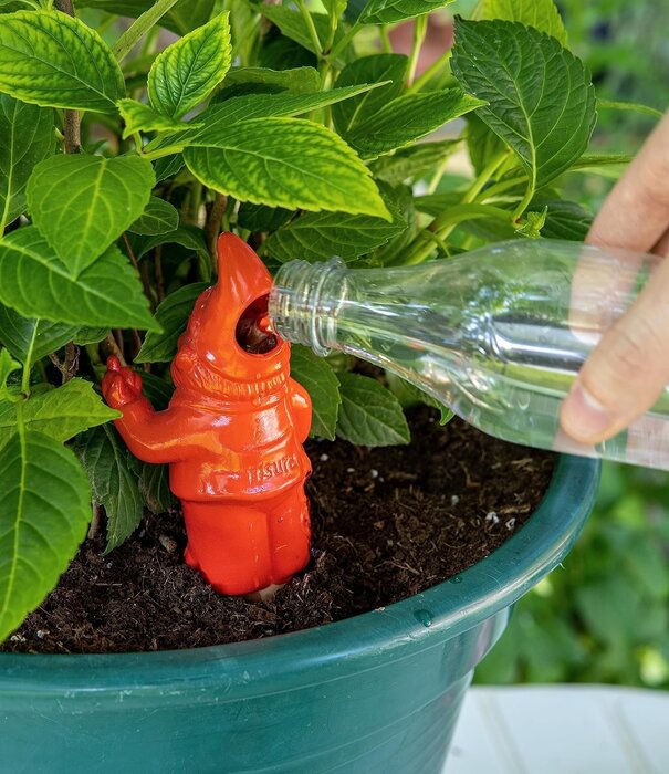 Fisura water dispenser - gnome