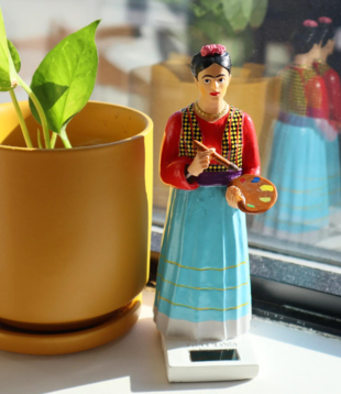 solar figurine - Frida Kahlo