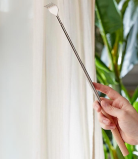 extendable backscratcher