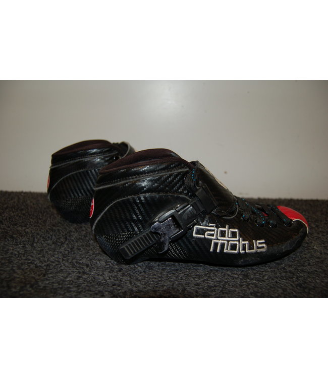 CadoMotus Maat 34 Steek 165 - CadoMotus Rookie Black/Red Skeelerschoen - 2eHands