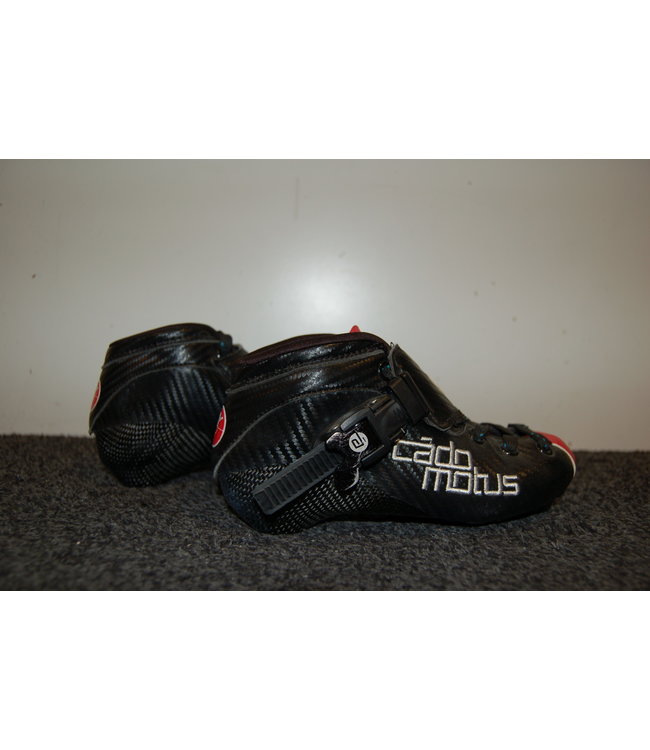 CadoMotus Maat 33 Steek 165 - CadoMotus Rookie Black/Red Skeelerschoen - 2eHands