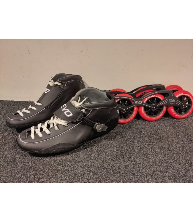Maat 47 Evo Adore Skeelerset 4x110 2eHands Hyro Sports Schaatsen en Skeeleren