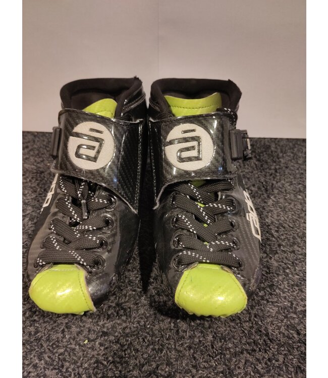 CadoMotus Maat 36 Steek 165 - CadoMotus Rookie Neon Skeelerschoen - 2eHands