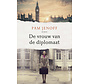De vrouw van de diplomaat