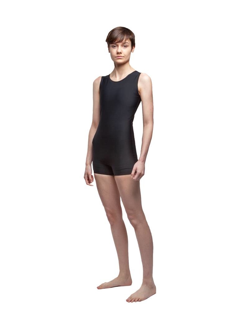 Cómodo traje de baño en el que se procesa una binder para transexuales