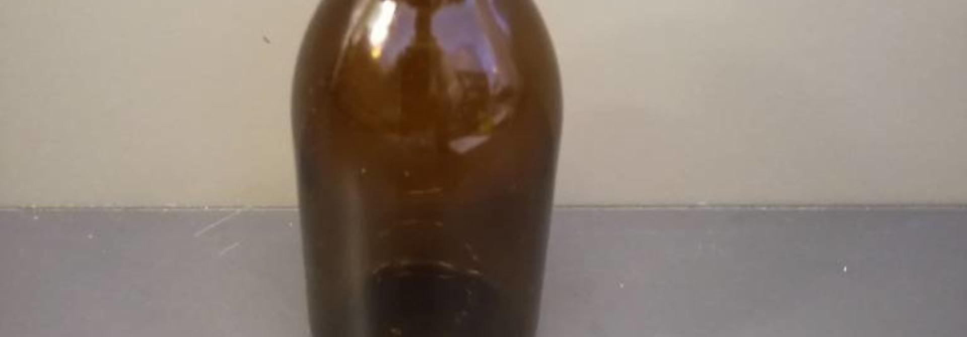 Bruine sirooppotjes 250 ml + zwarte draaidop