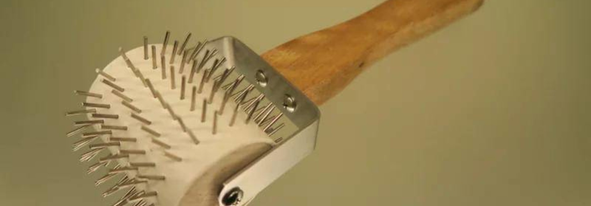 Uncapping walz with inox needles