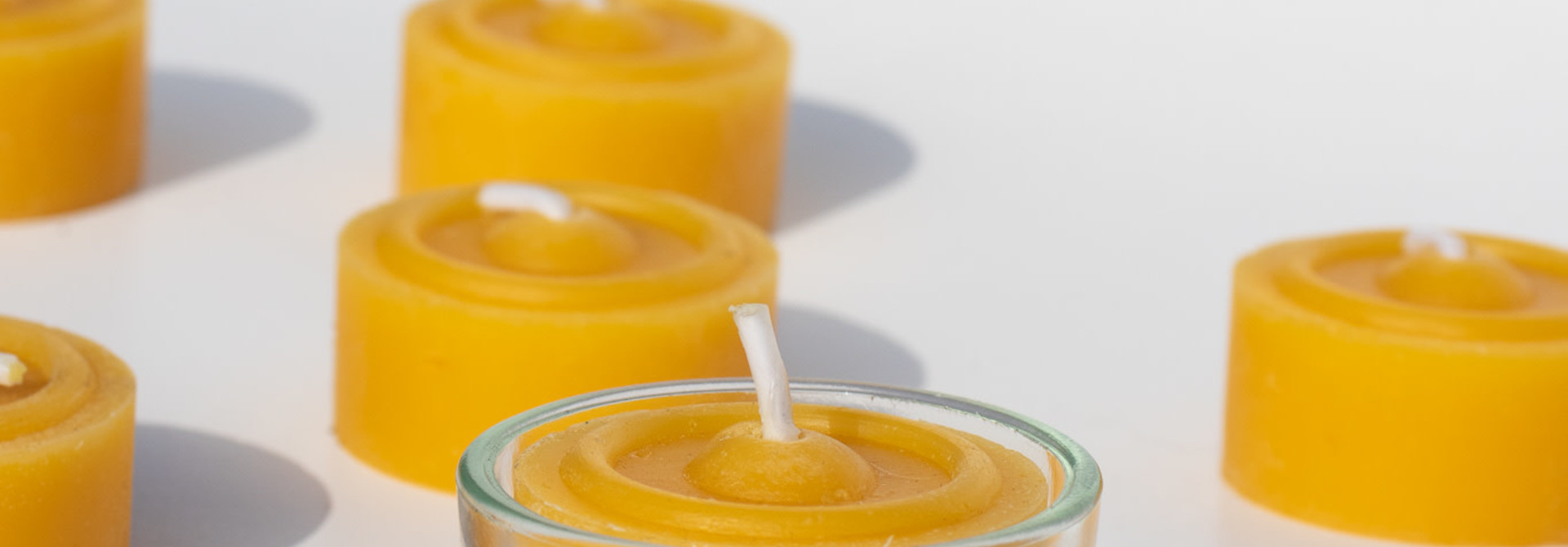 Beeswax tea light with glass jar