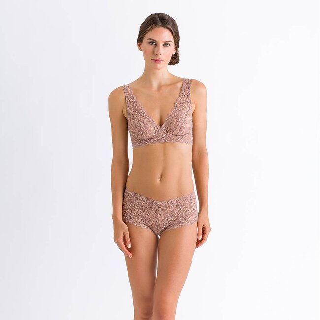 Hanro Maxi Briefs · Moments · Soft almond (brown)