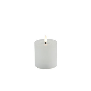 Countryfield Pillar candle with LED - White - Ø7.5 x 8 cm Countryfield Pillar candle with LED - White - Ø7.5 x 8 cm