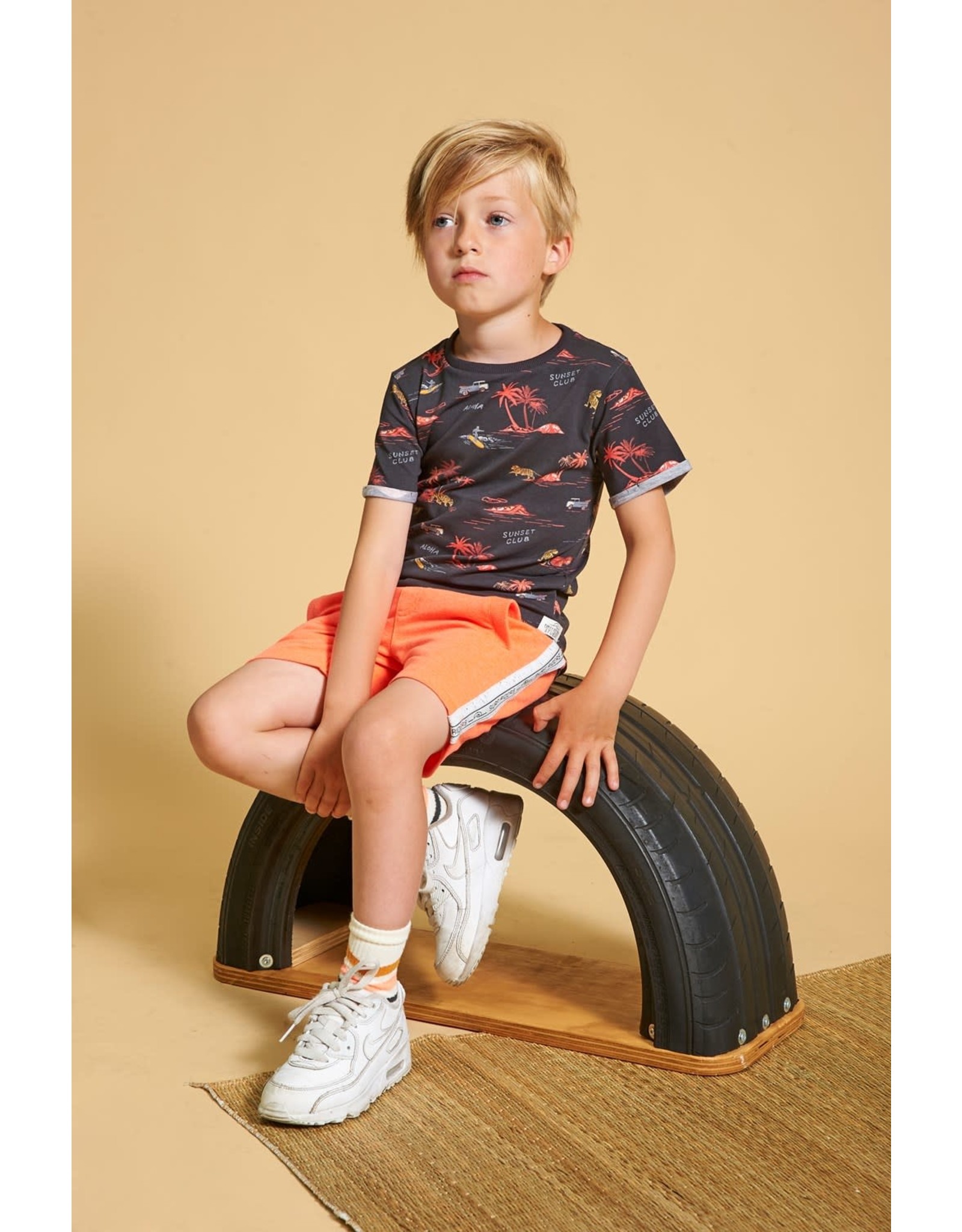 Sturdy Short - Happy Camper Neon Koraal