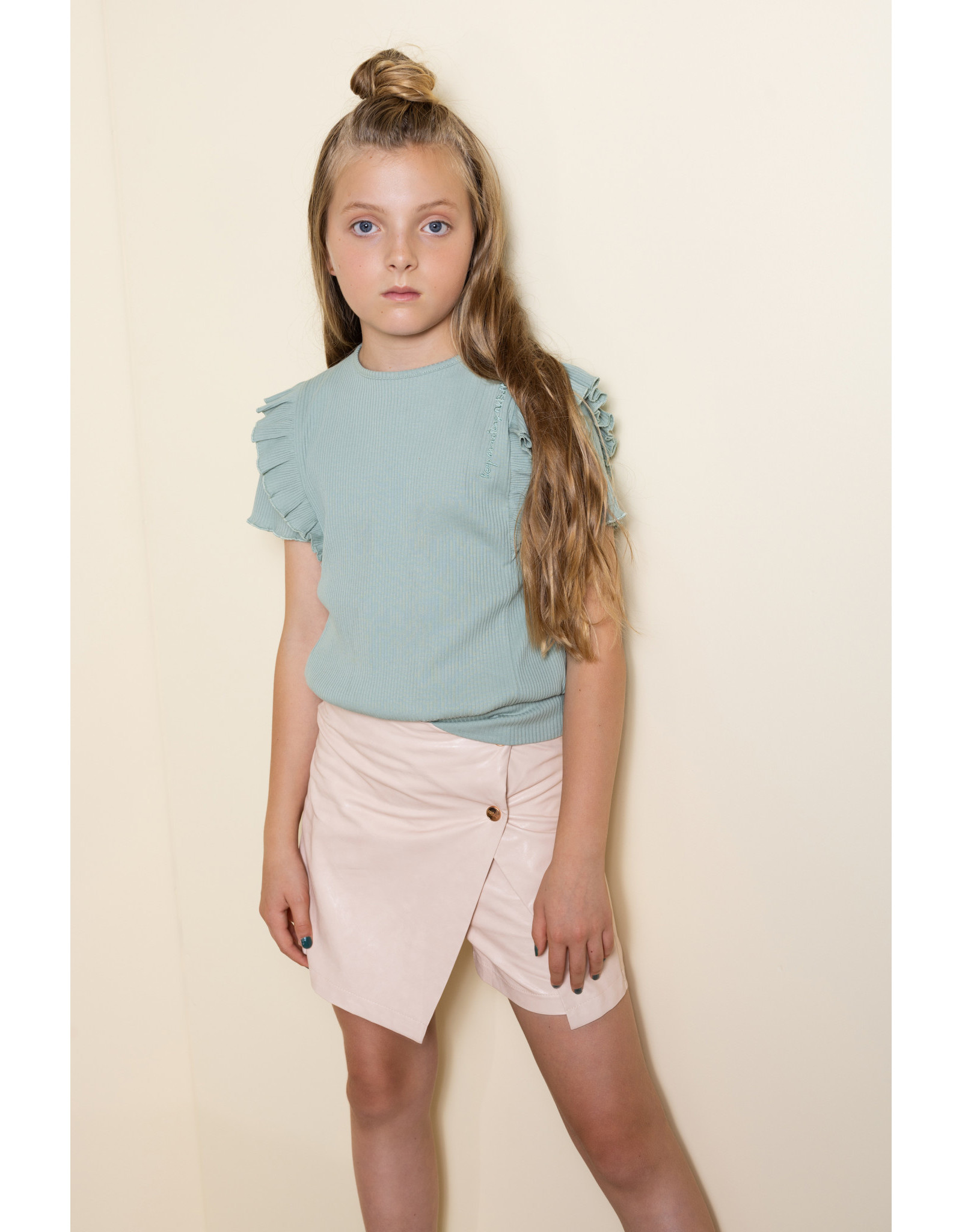 Nobell Sinda fake leather short with flap at front Rosy Sand