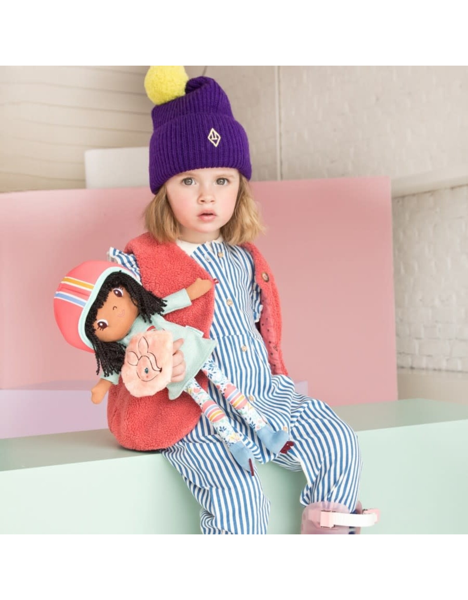 Lilliputiens Liza pop op rolschaatsen