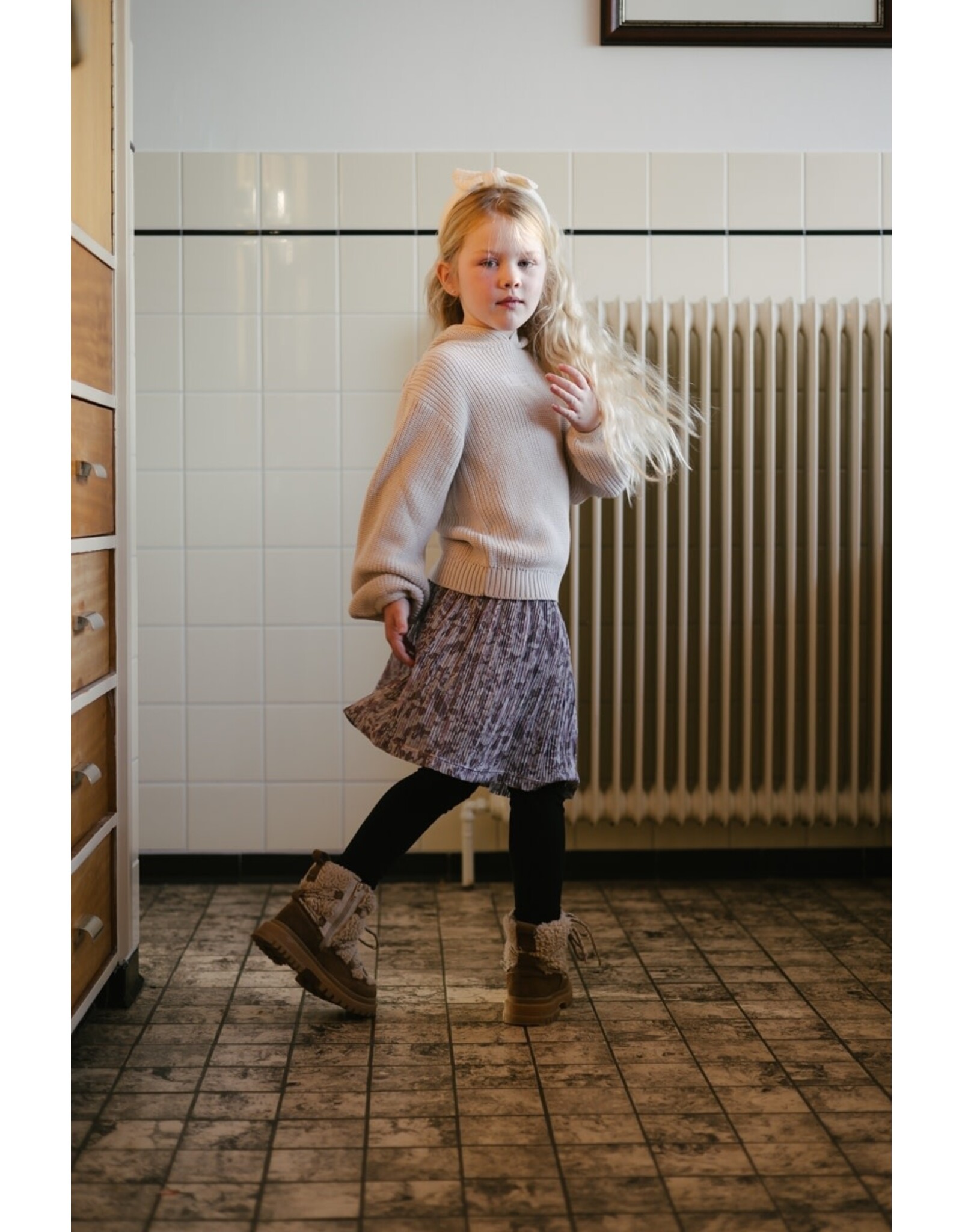 Levv POSIELW241 AOP Soft grey flower