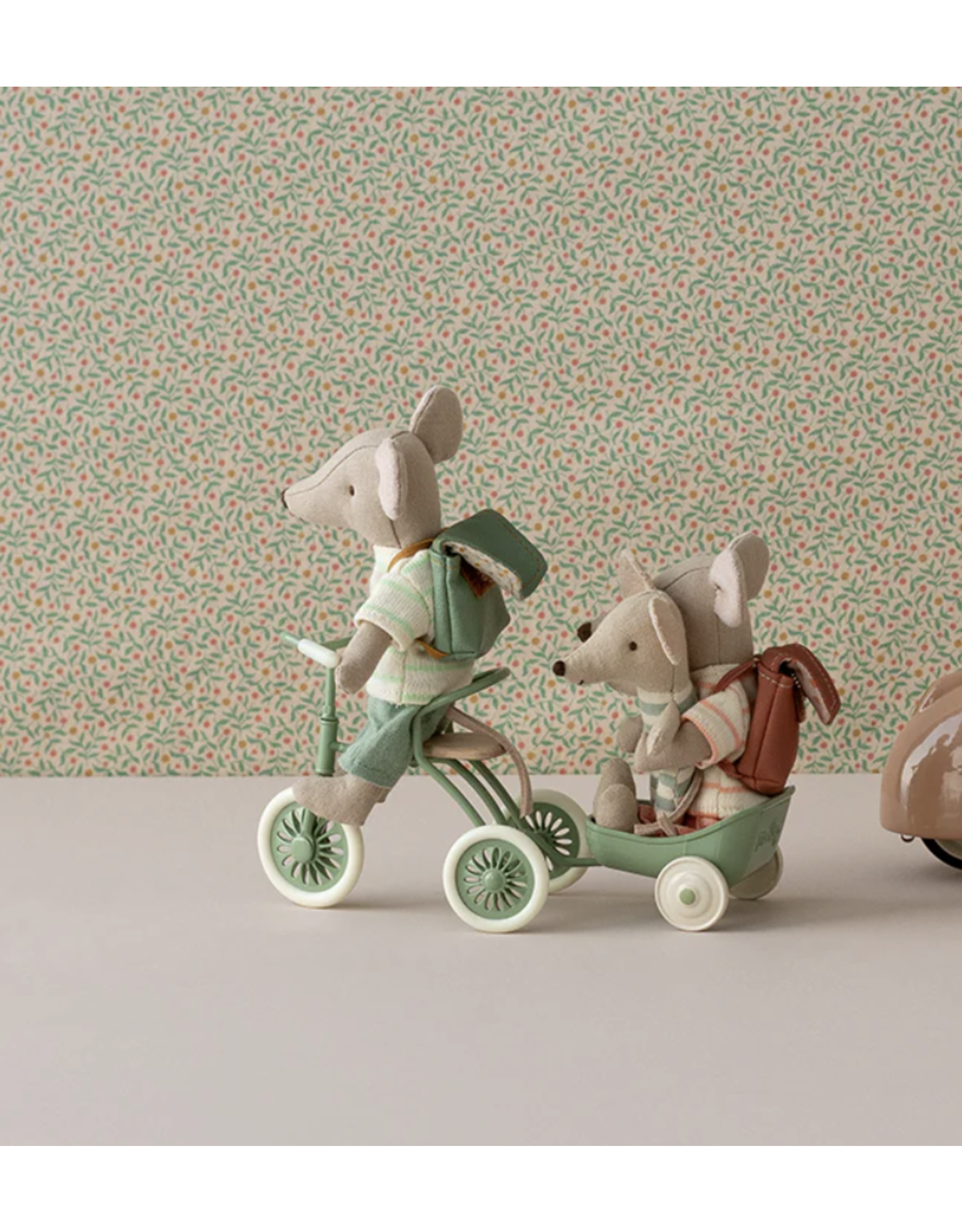 Maileg Abri a tricycle Mouse Green