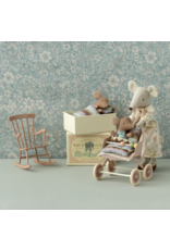 Maileg Rocking chair Mouse Dark powder