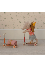 Maileg Kick board Mouse - Orange Maileg Kick board Mouse - Orange