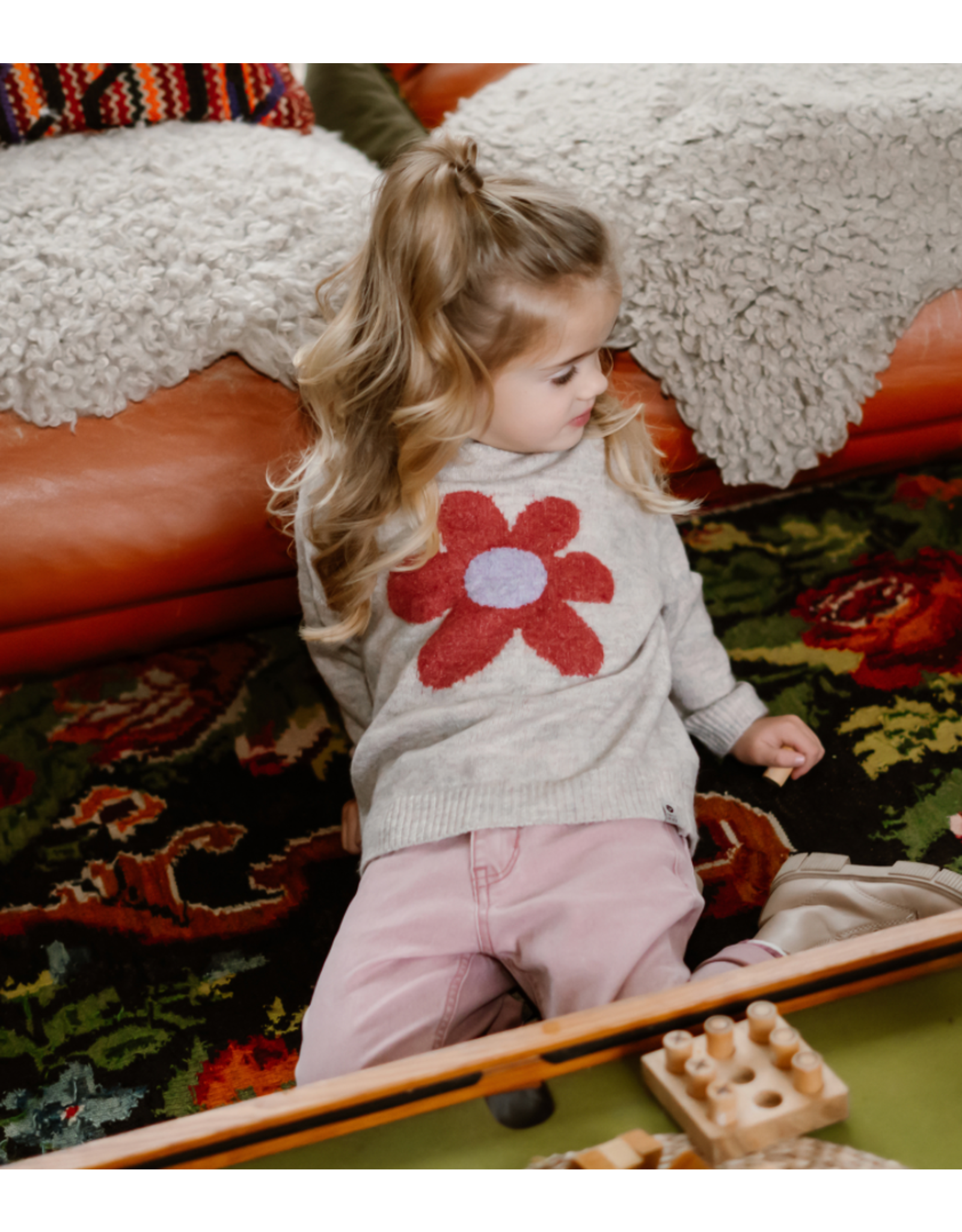 Daily7 Knitted Sweater Flower Pale Mauve