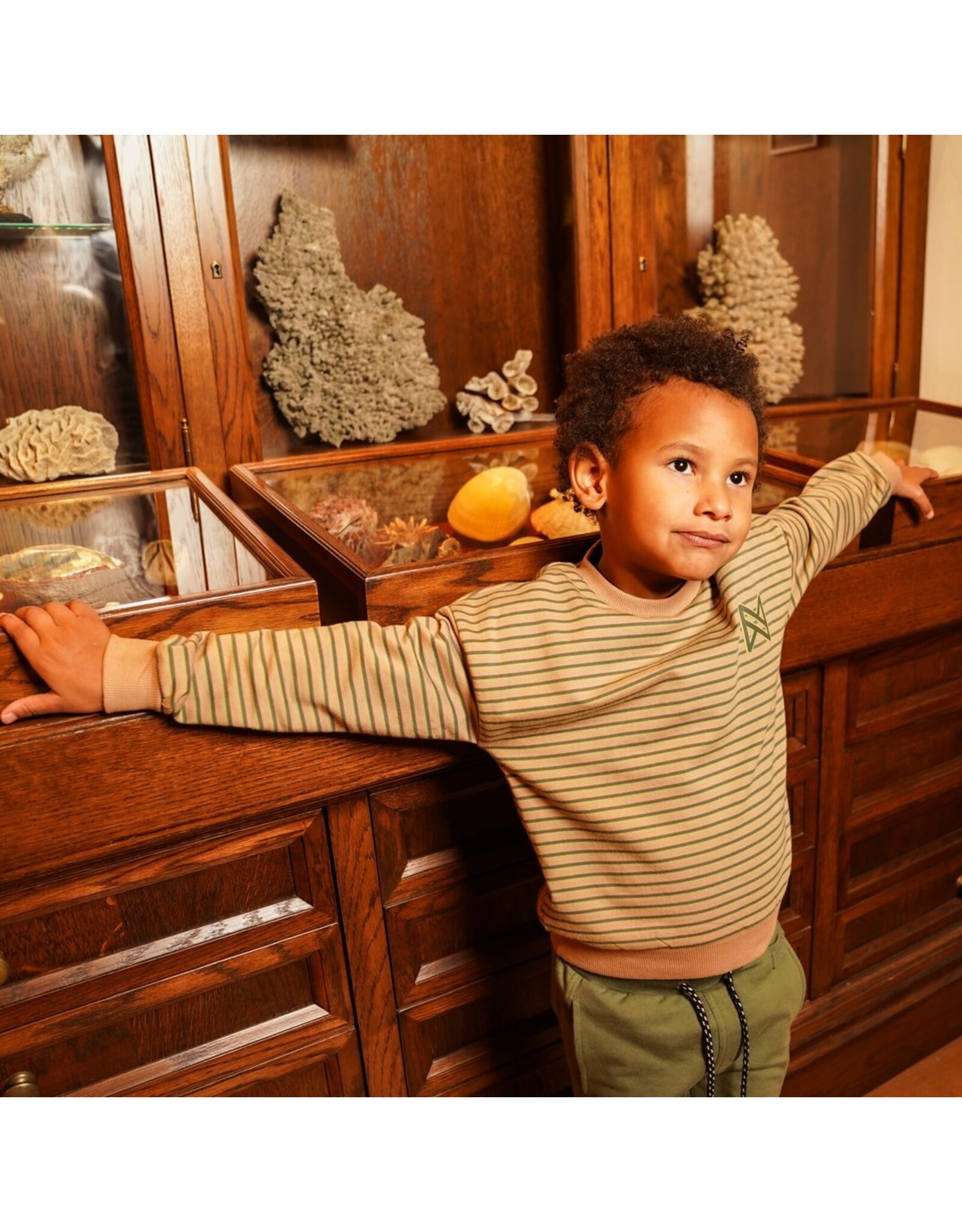 Koko Noko Sweater dropped shoulder with crewneck Dark sand