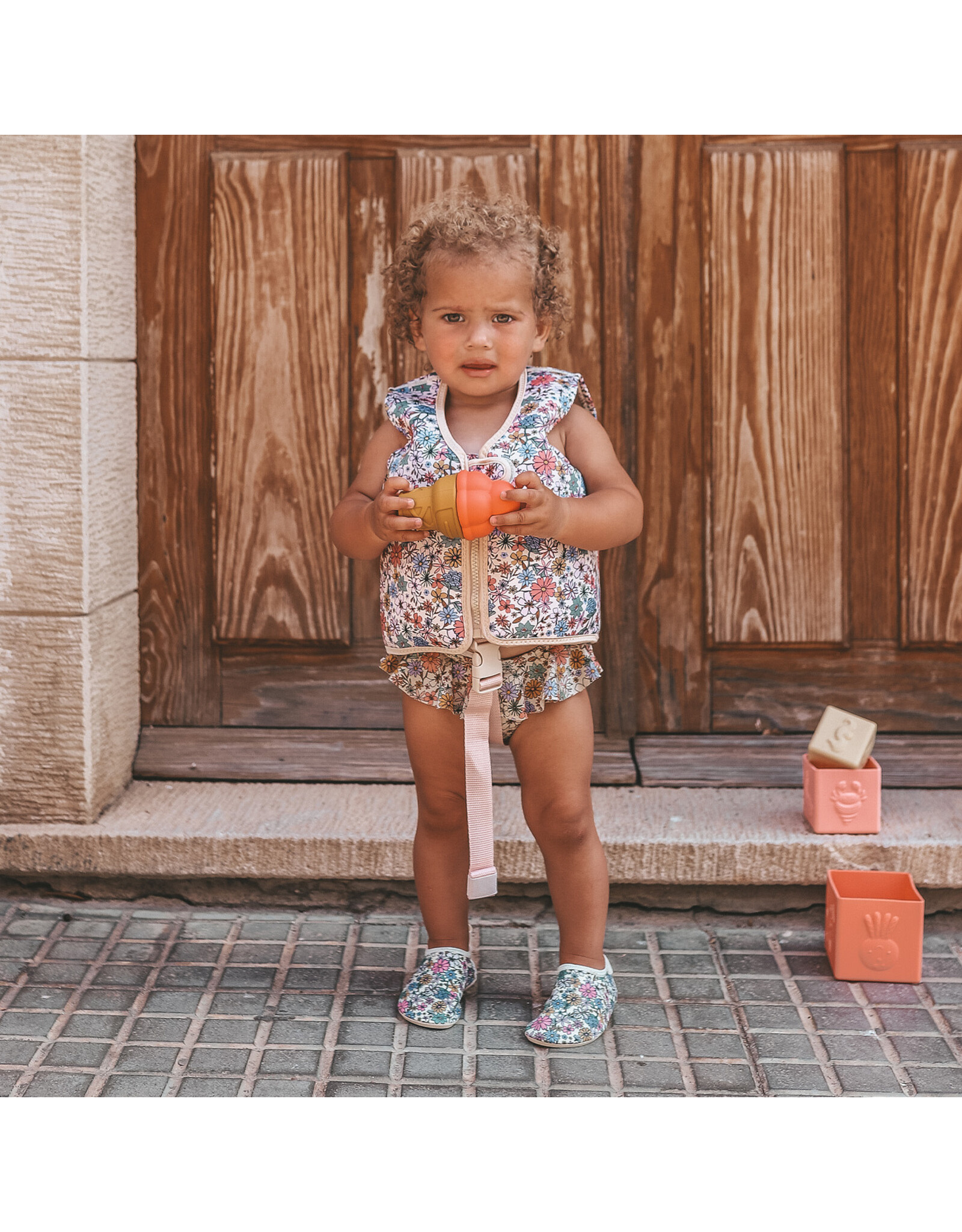 Salted Stories Sparkly Fleurs | Floating Vest Multicolour