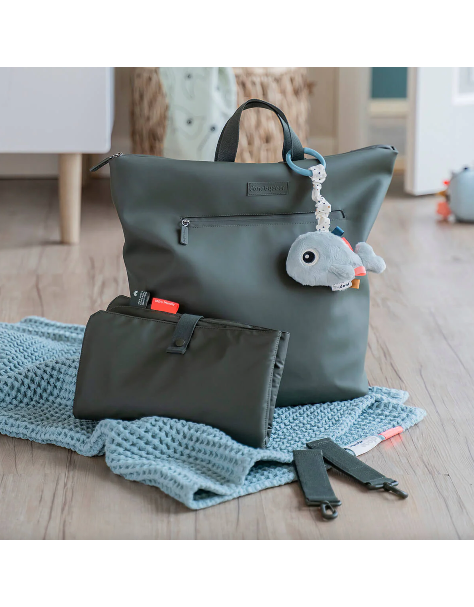 Done by Deer Changing backpack Green